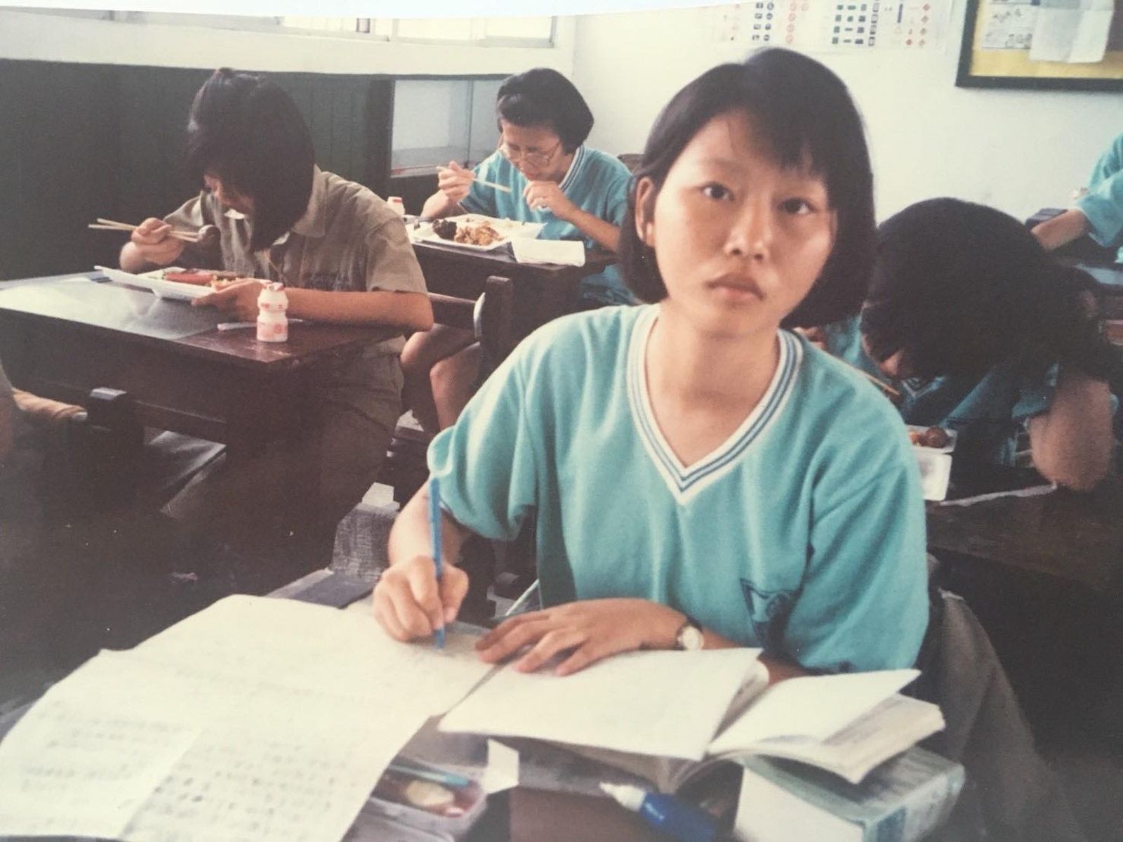 陳亭妃公開高中時期青澀照。圖／翻攝自陳亭妃臉書