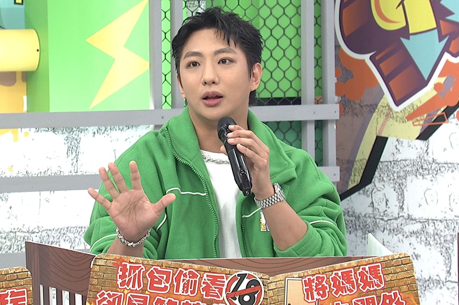 許仙姬探班遭嗆「來幹嘛」！愛兒許明杰拒同台5年　她心碎問：我很丟臉嗎