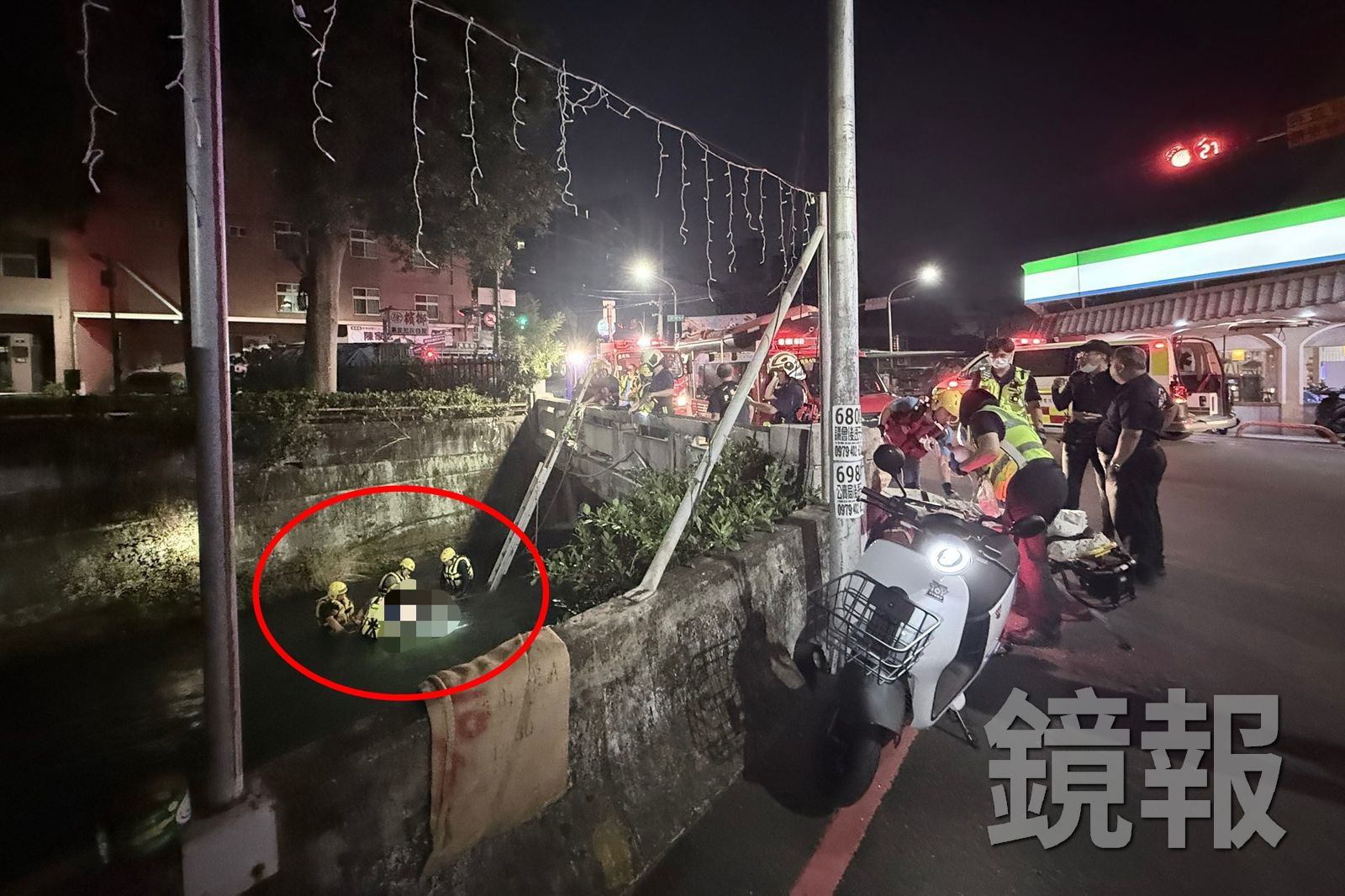 機車騎士疑擦撞護欄落水!37歲男墜圳溝遭沖走2公里 警消攔截救起已成冰冷遺體
