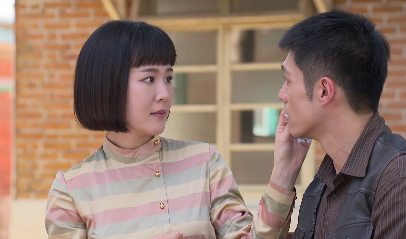 何宜珊(左)劇中和老公王盈凱感情升溫。台視提供