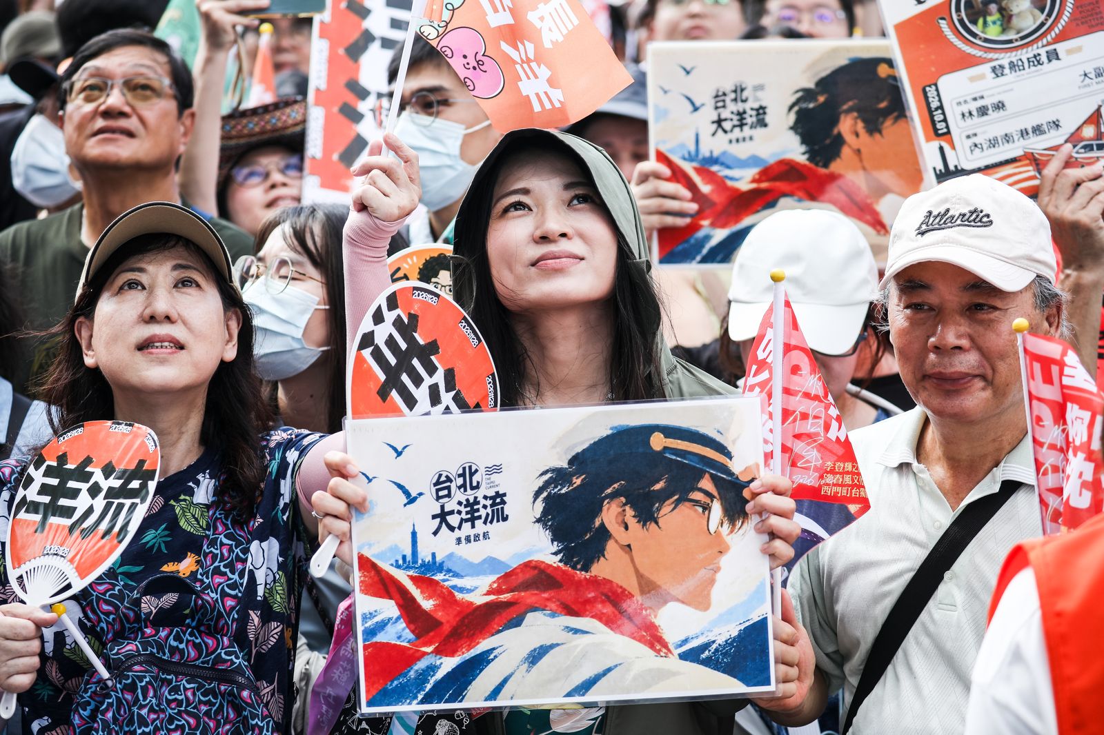 當選舉愈來愈激烈,每個人都被迫表態、歸隊、選邊,弱連結也會逐漸消失。攝影鄒保祥