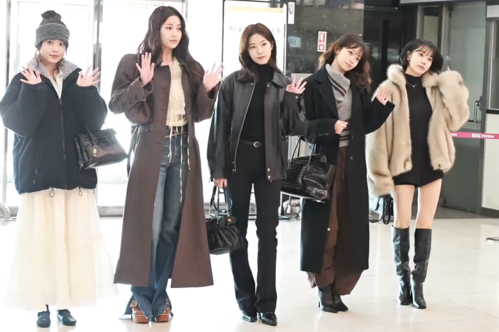 18組偶像空降金唱片倒數！LE SSERAFIM機場辣腿全被拍　甜送新年祝福