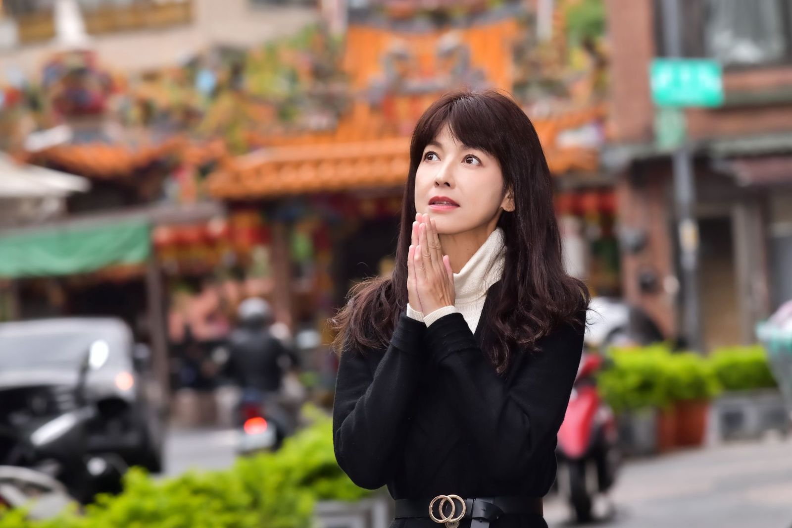 陳明真48歲產雙胞胎爆神蹟!相隔10年重回當年求子地 上工前先「報到還願」