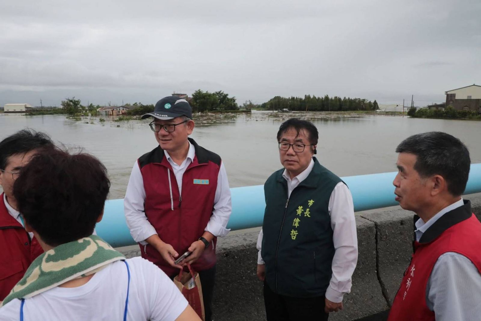 網紅返鄉拍災況遭黃偉哲點名反嗆引熱議 市長槓市民被打臉還有這件事