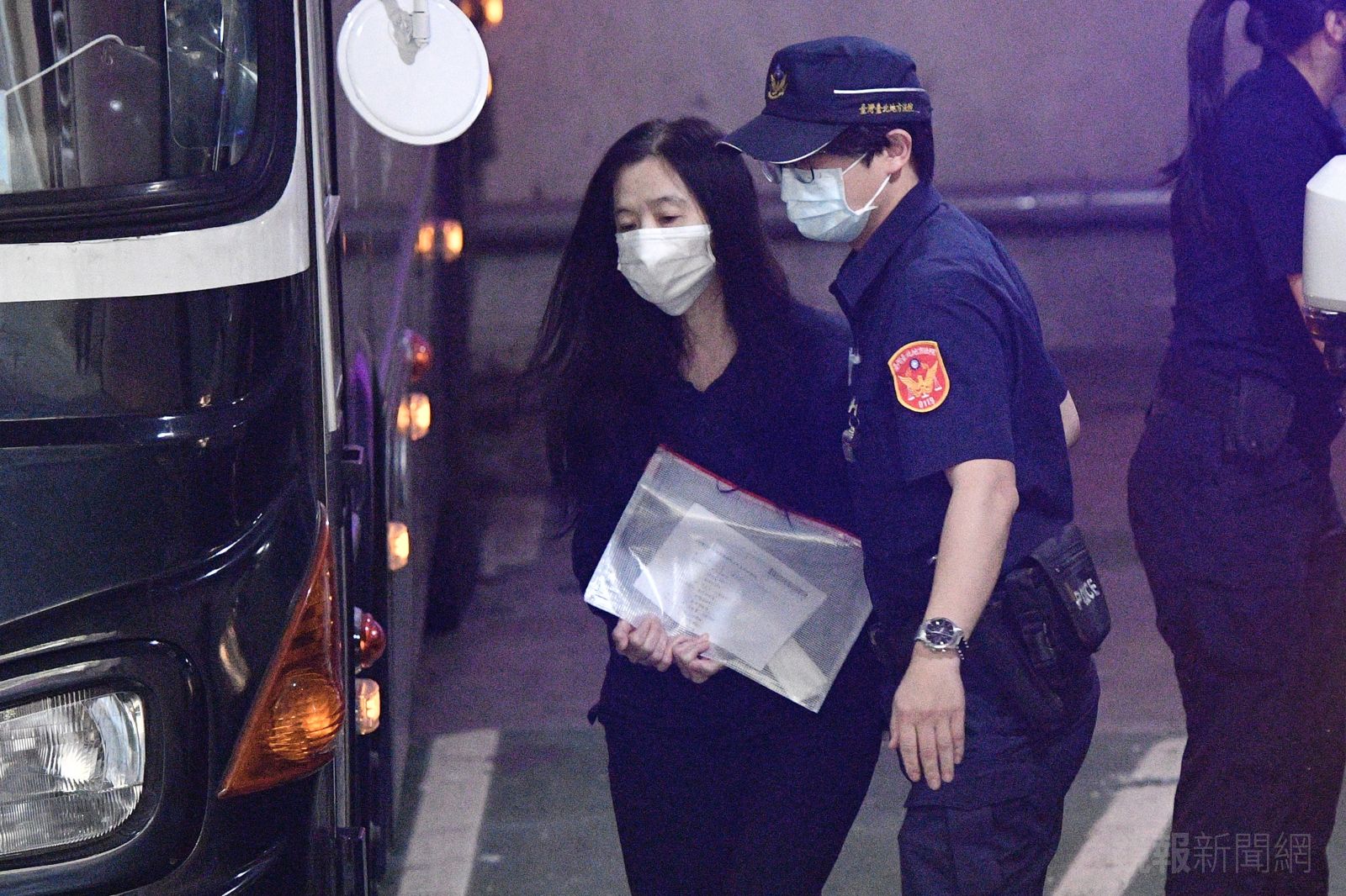 應曉薇今出庭。李智為攝