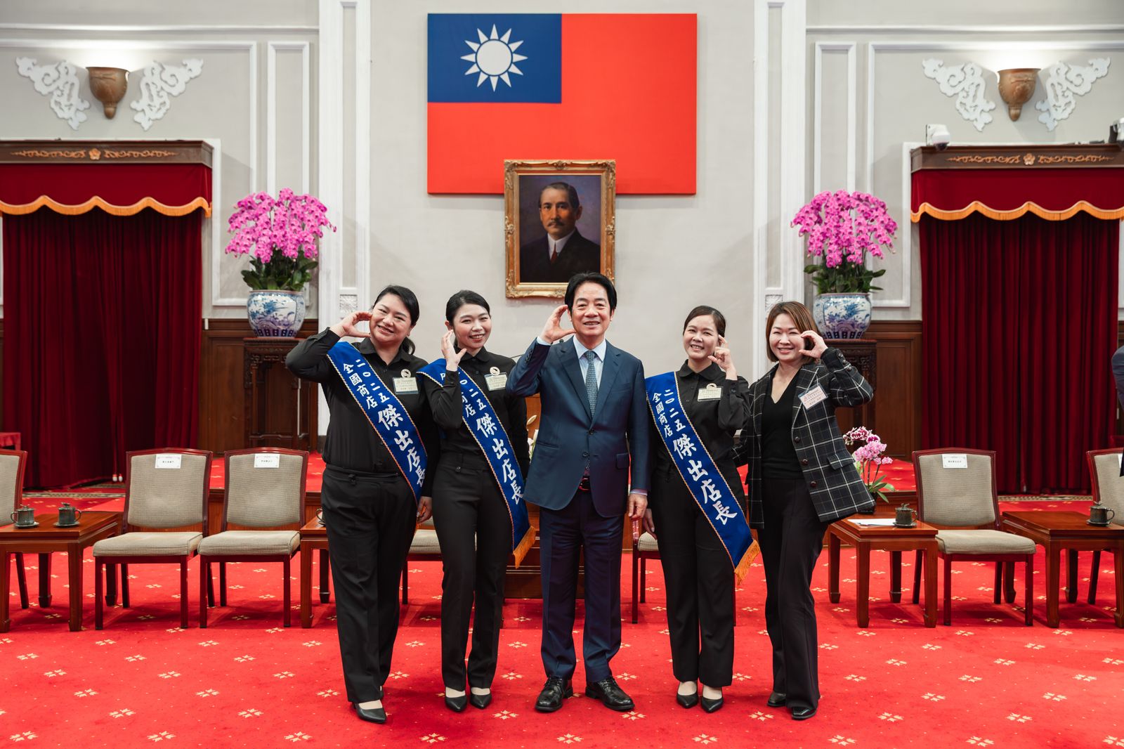 服務業缺工待解 賴清德預告基本工資將破3萬、導入AI升級