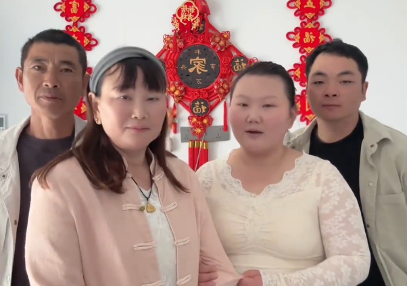 女兒神牽線!親媽嫁給公公「秒變婆婆」 網「直接破解千古難題」