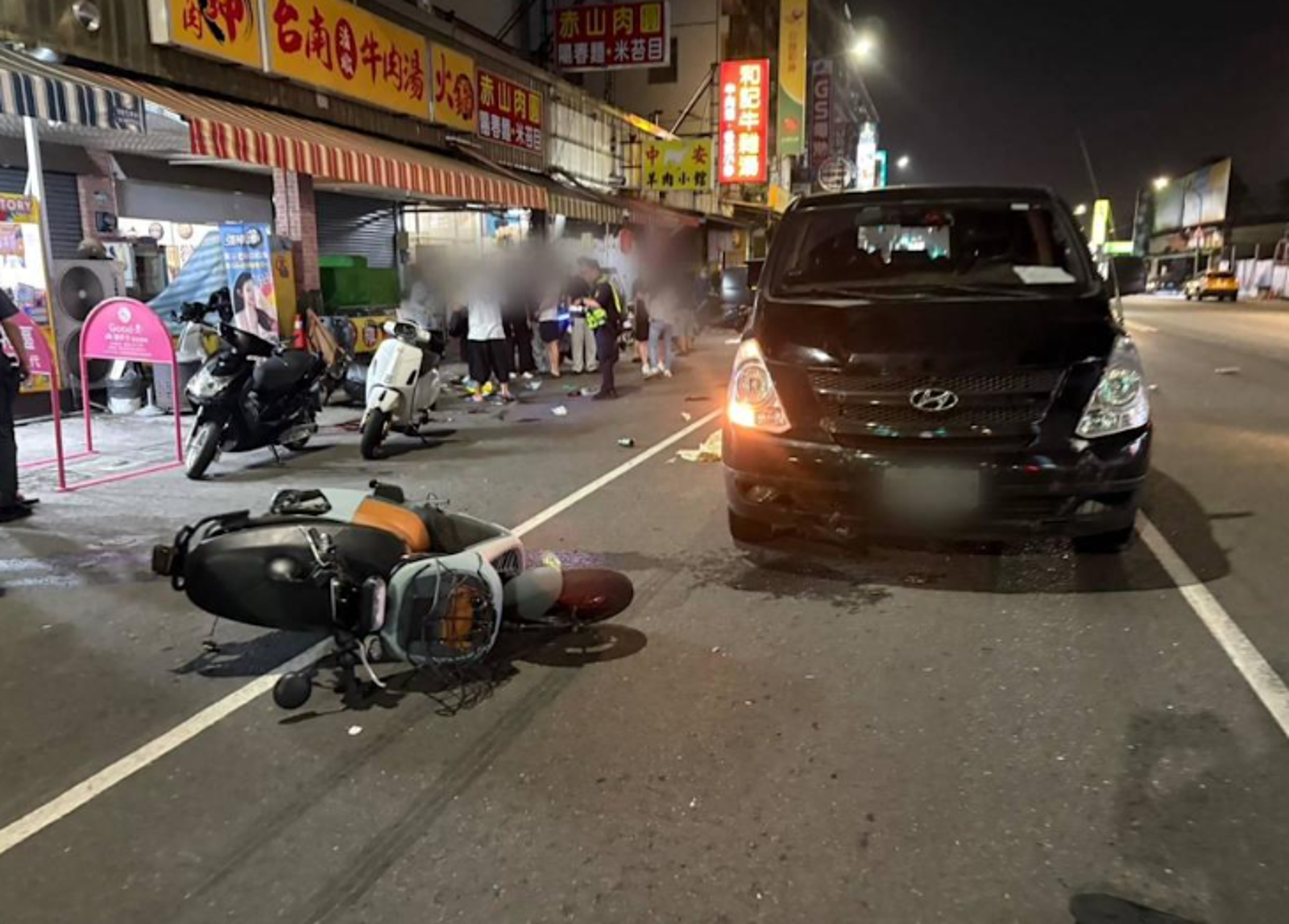 30歲楊姓男子毒駕休旅車上路，在小港區恍神追撞兩輛機車。讀者提供