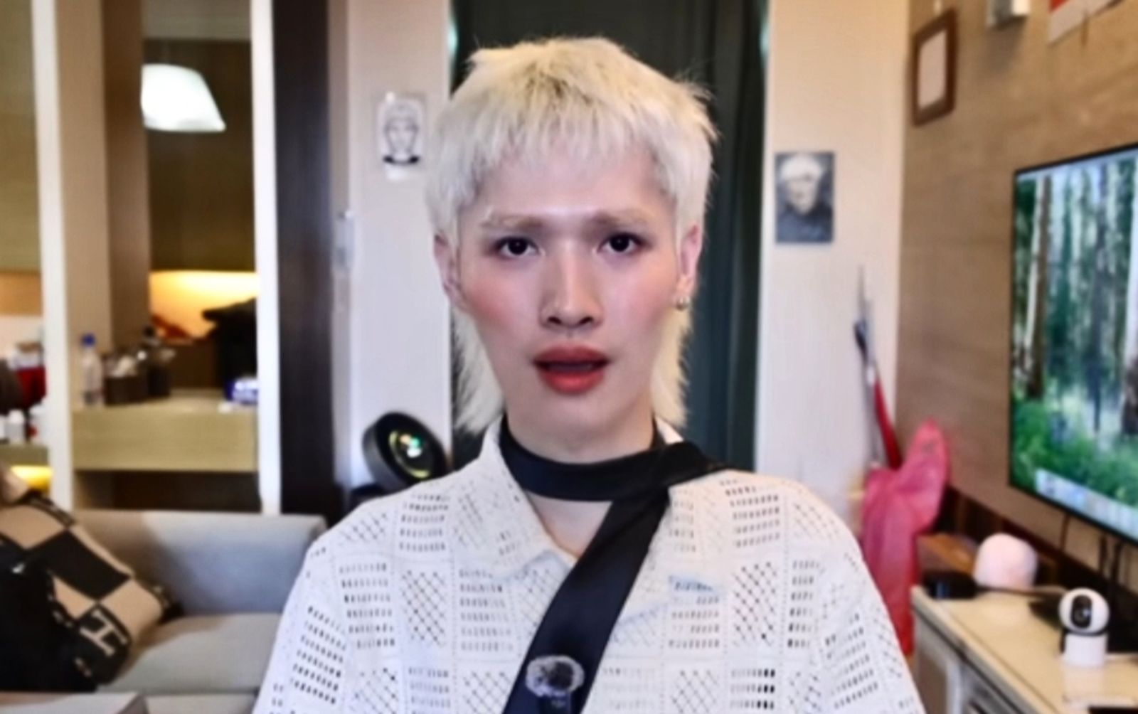 鍾明軒嗆台灣「不是我要的民主」 開戰酸民:老娘是真愛中國