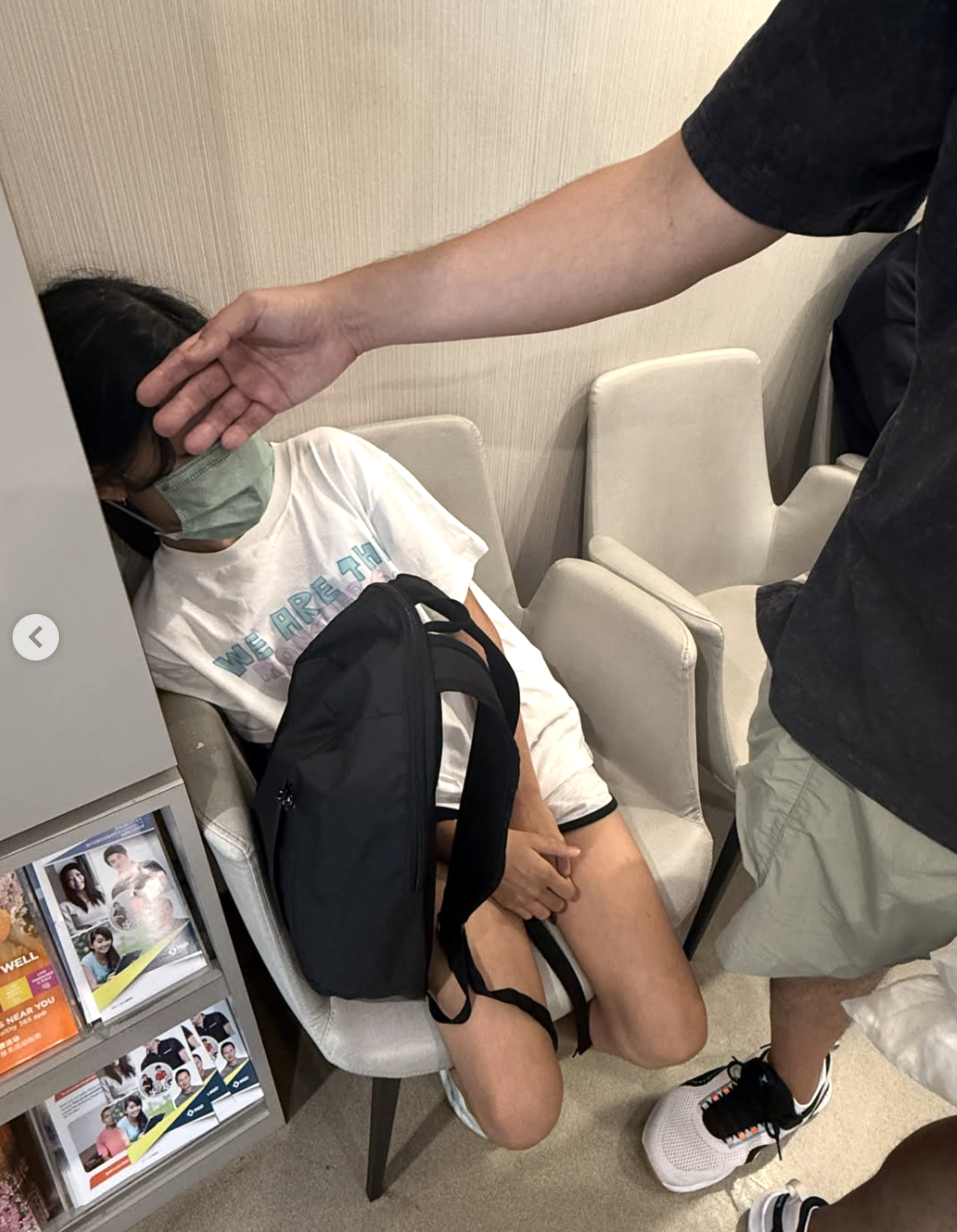 立威廉相當心疼生病的女兒。翻攝IG @leonjaywilliams