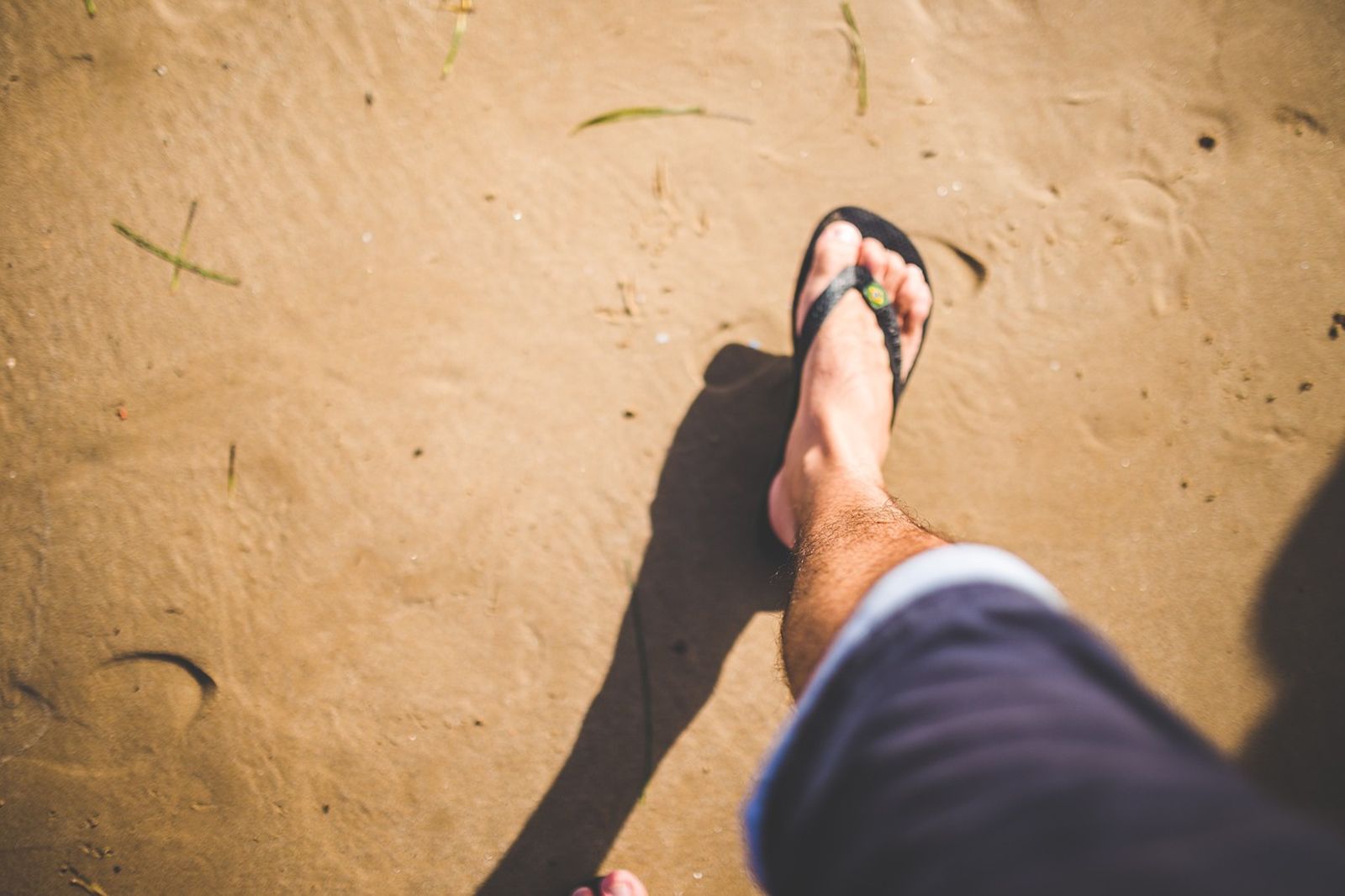 騎車別穿「這種鞋」！醫示警：一車禍就慘了　國手斷送運動生涯