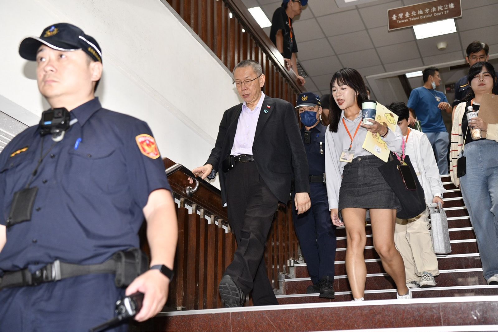 自戀的柯文哲如何吸引小草？