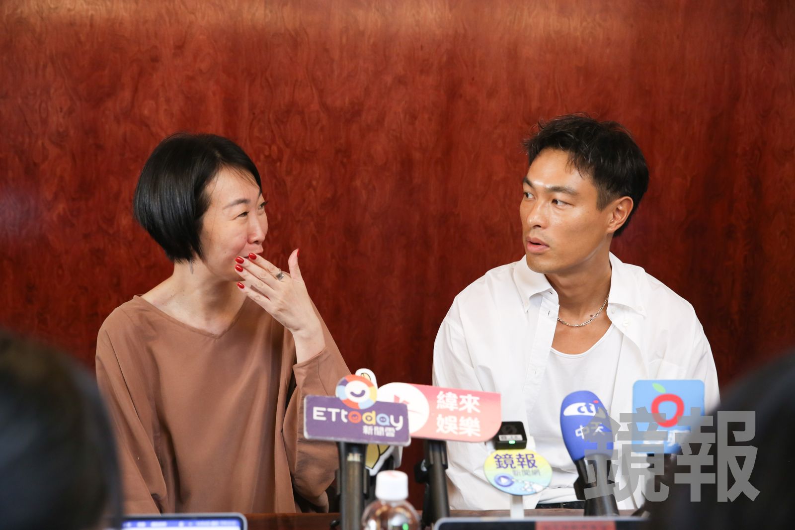 製作人黃郁茹(左)與監製、主演的楊祐寧(右)一同出席金鐘入圍媒體茶敘時,認為實力被低估。董孟航攝