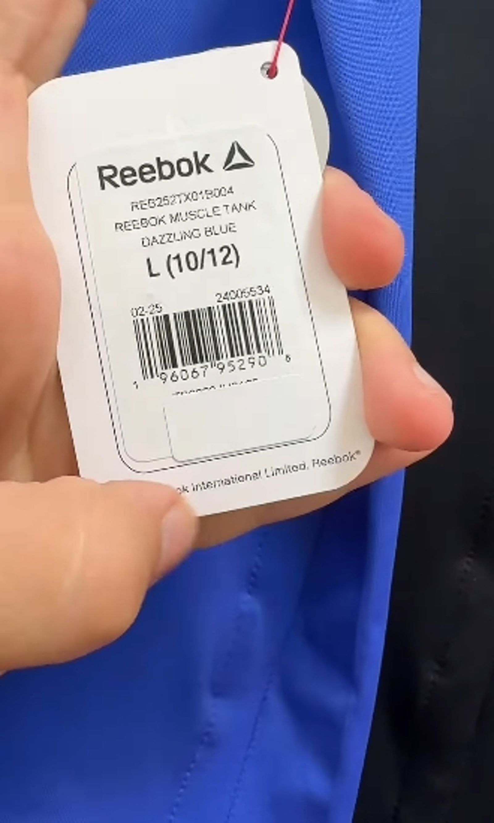 沃爾瑪的商品舊價格被白色貼紙遮住。圖／翻攝自IG／campcallout