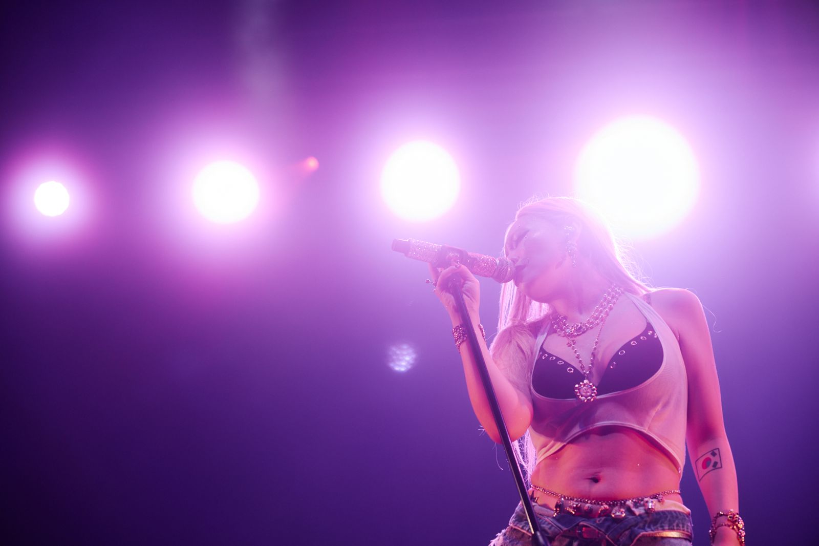 恰米娜CHANMINA台北完售開唱辣爆了！　驚喜改詞歌迷樂翻