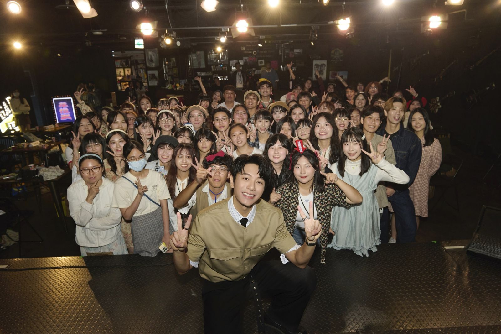 韋禮安舉辦復古派對與歌迷同樂。索尼音樂提供