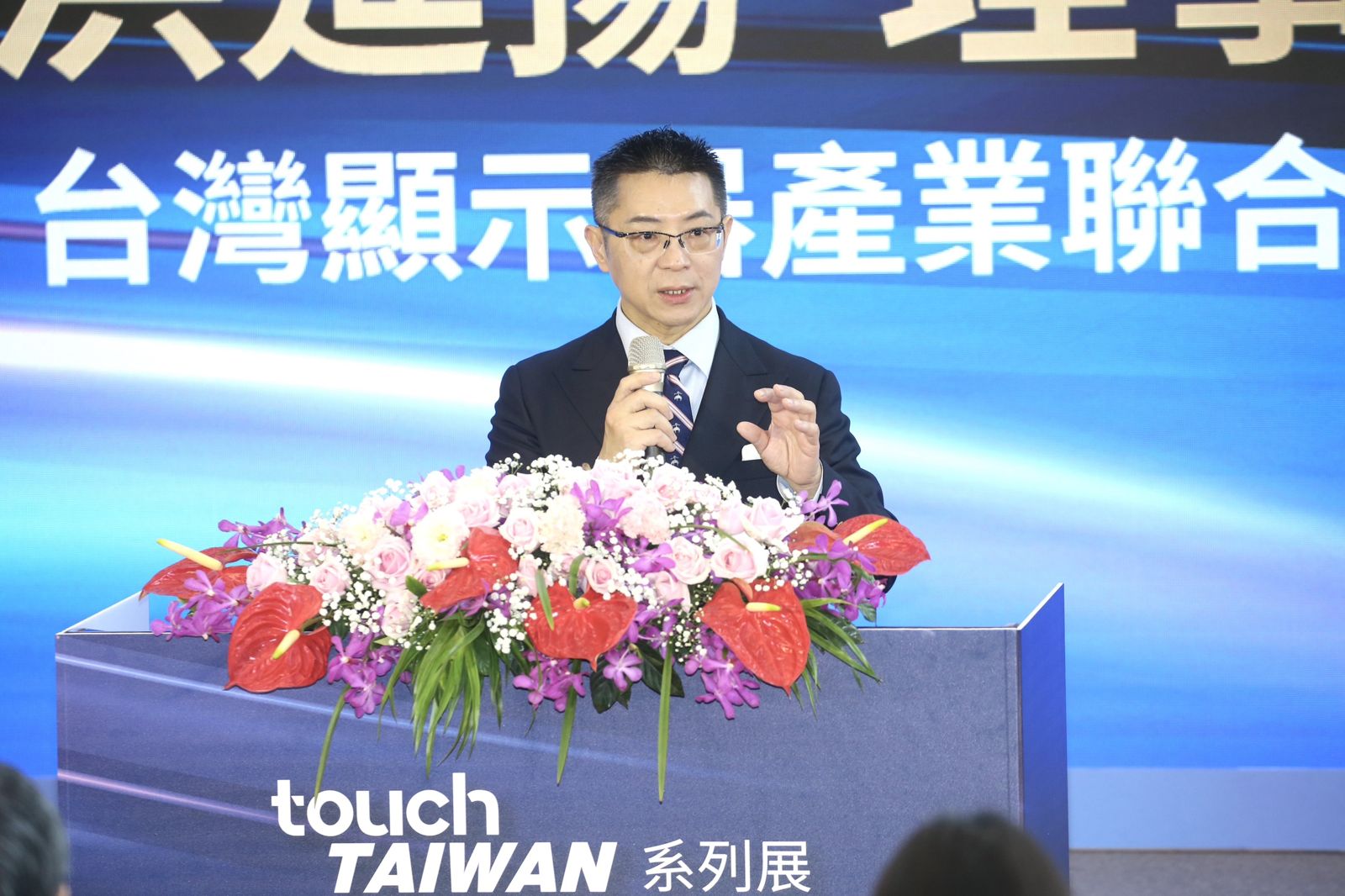 Touch Taiwan直擊／面板不只是顯示器！群創董座洪進揚：先進封裝、光通訊成新動能
