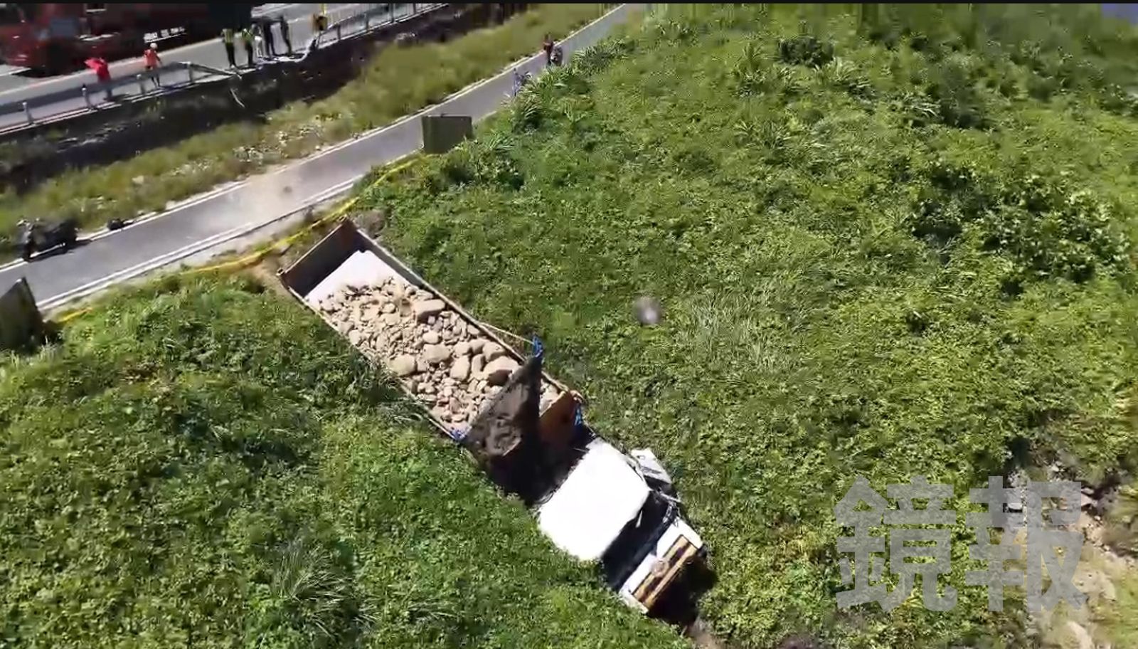 瑞芳蝙蝠洞對撞車禍　曳引車駕駛拋飛困車底慘死