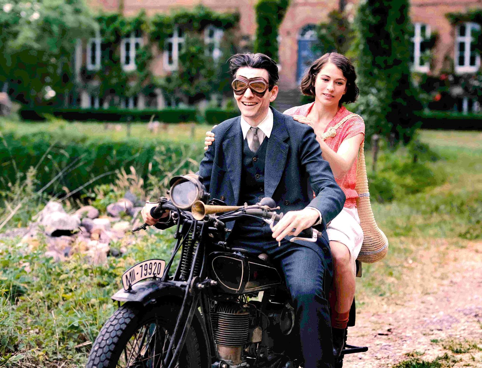 塔布瑞亞挑戰飾演文學巨匠卡夫卡獲各界矚目。海鵬提供