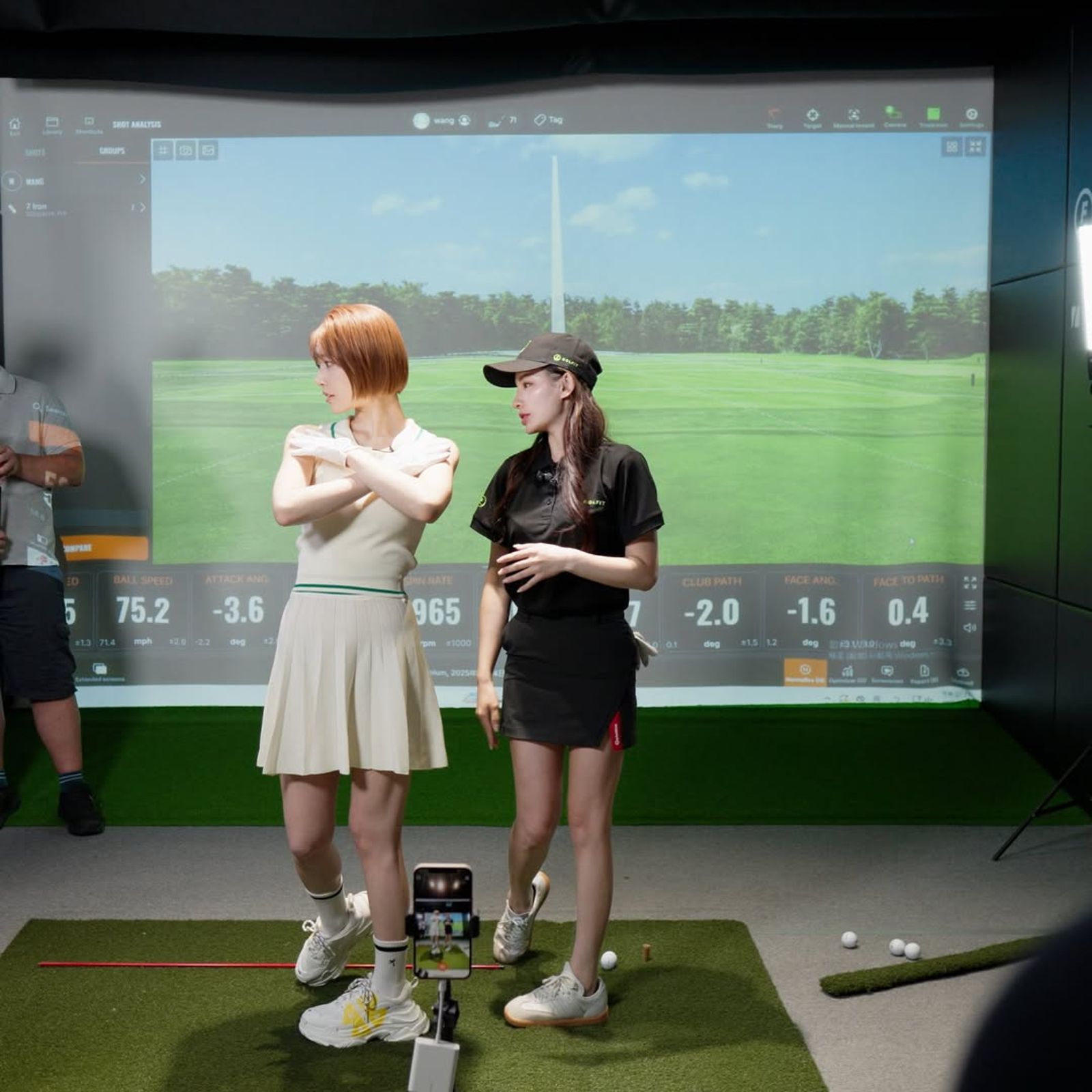 愛語莎細心指導河北彩伽。翻攝IG＠vanessa.tw