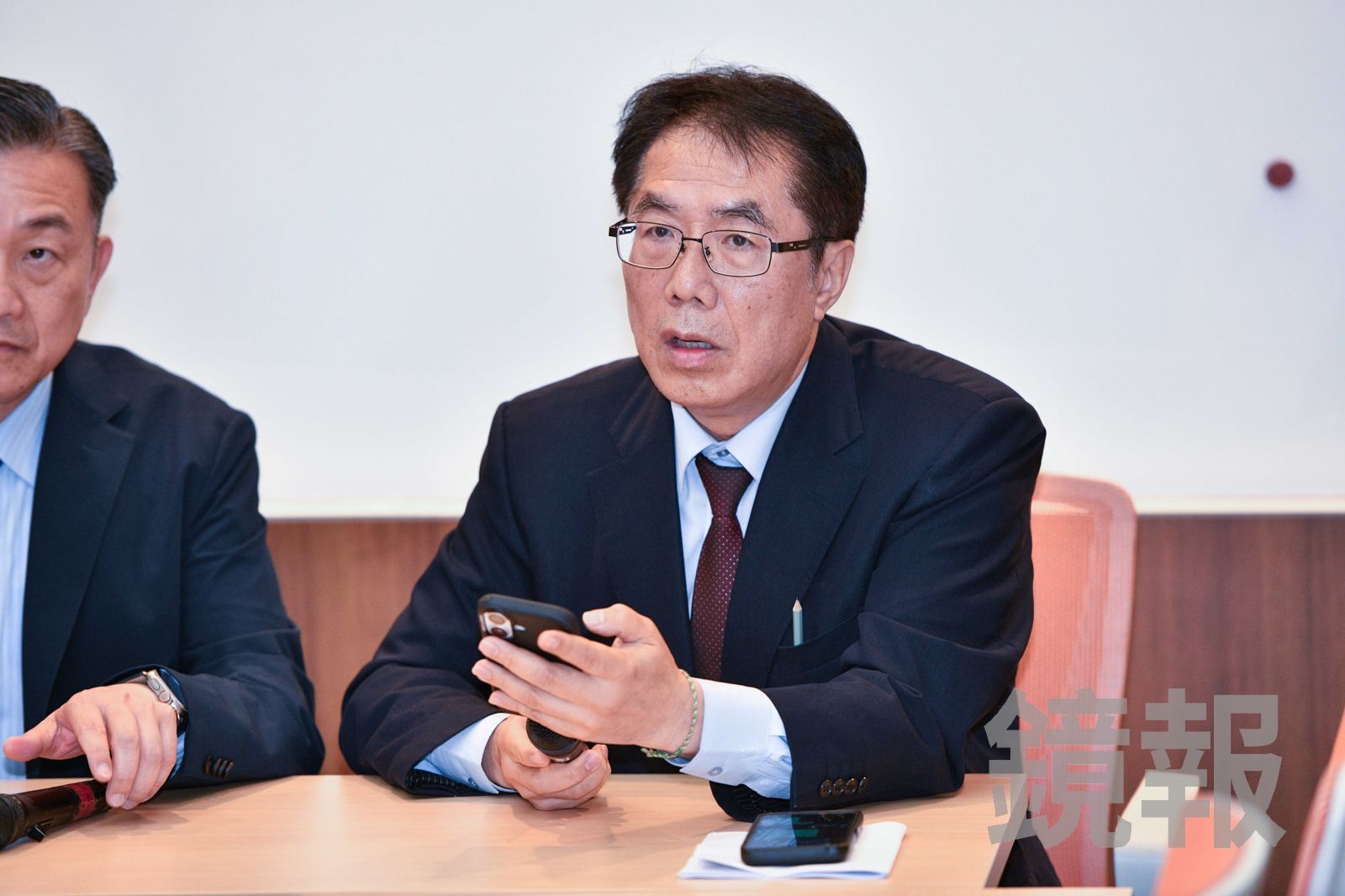 黃偉哲拿蔣萬安AI音檔反擊慘了?律師:他已概括同意深偽使用