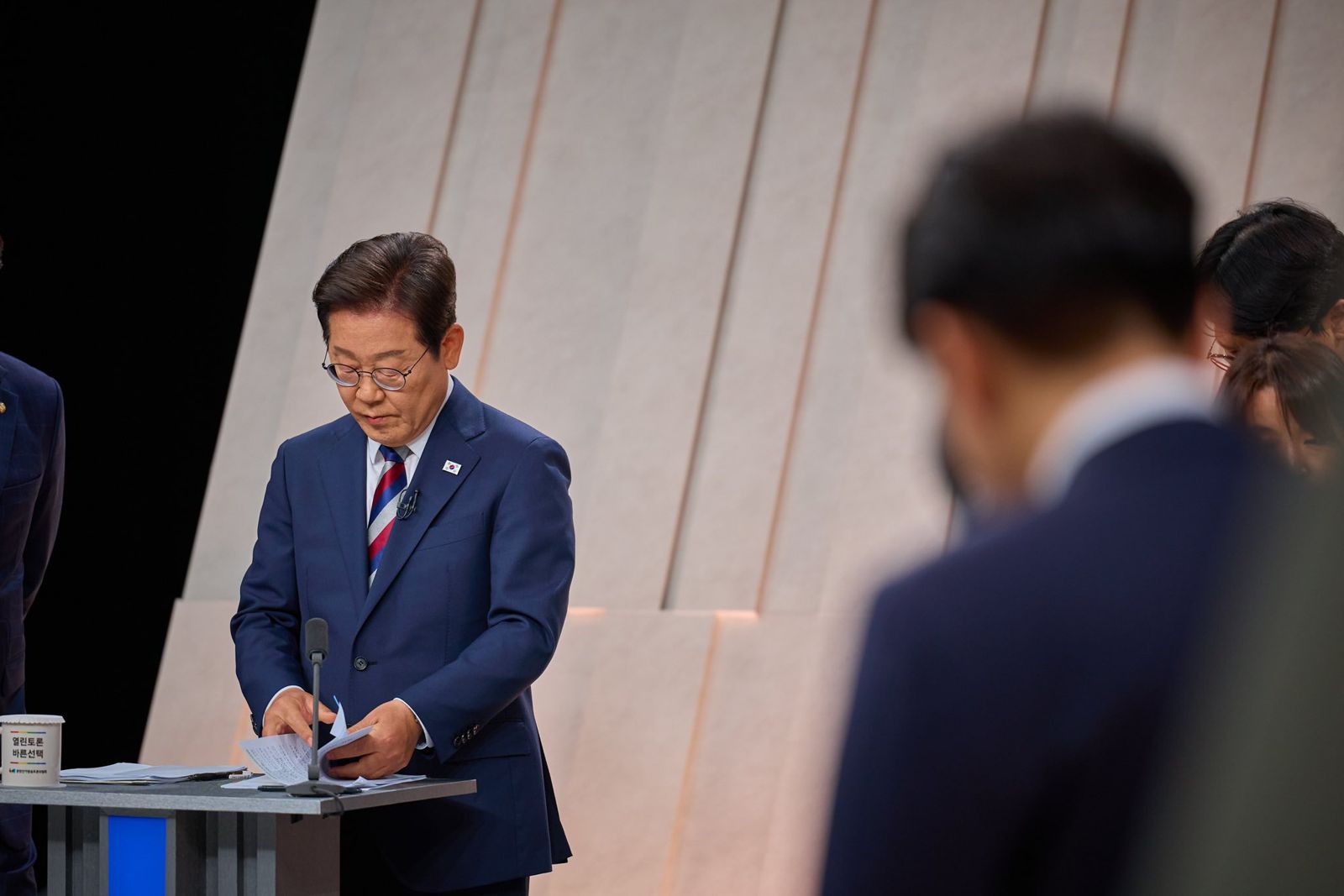 韓國匆促補選　催生「三無總統」李在明