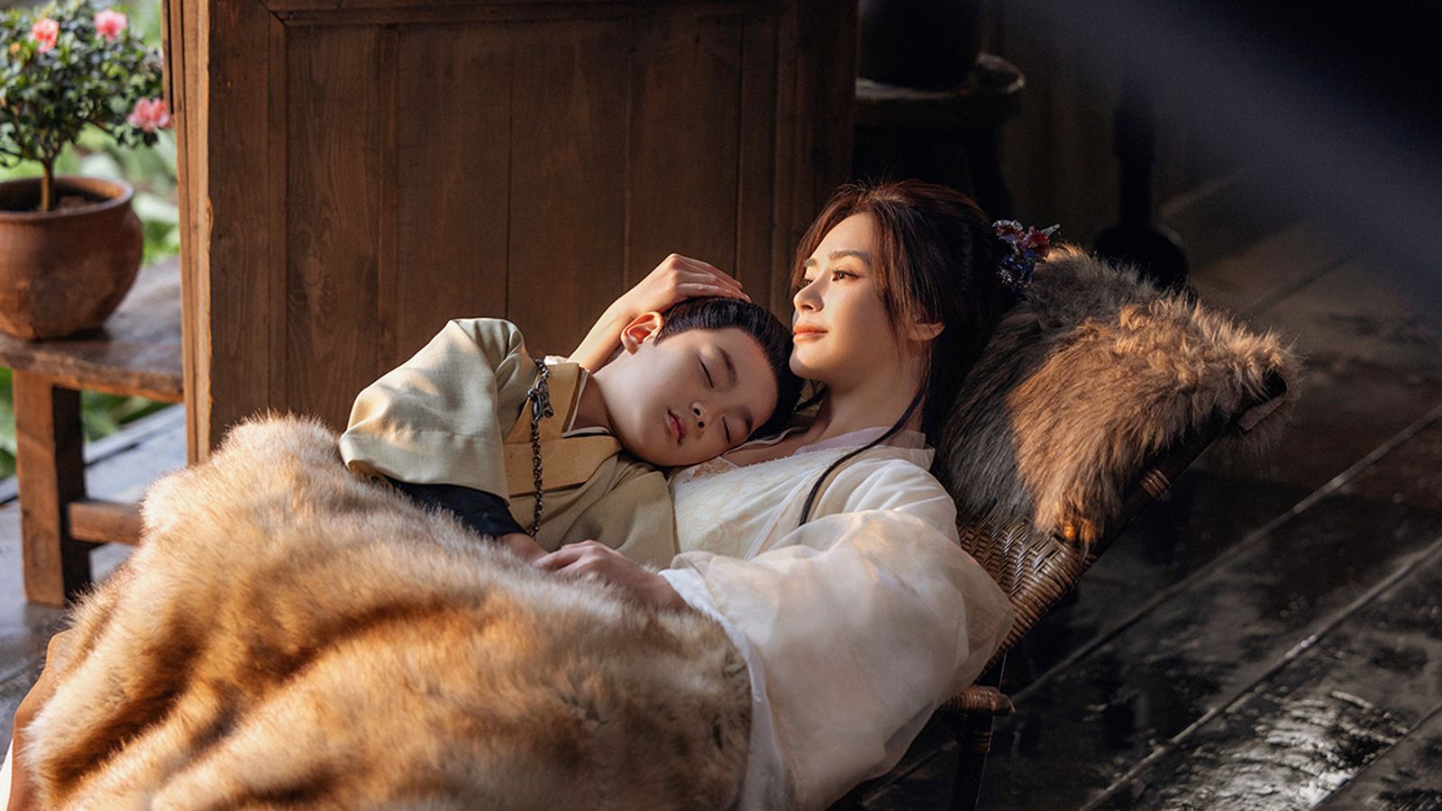 44歲「阿嬌」鍾欣潼成最美人母！生下超帥男神兒　慘遭愛人拋棄變「怨女」　