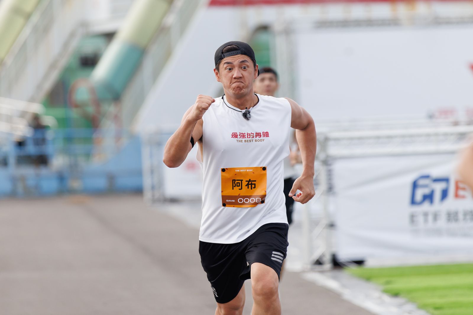 金鐘主持人阿布熱血回歸健身戰場 女兒場邊應援。好看娛樂提供