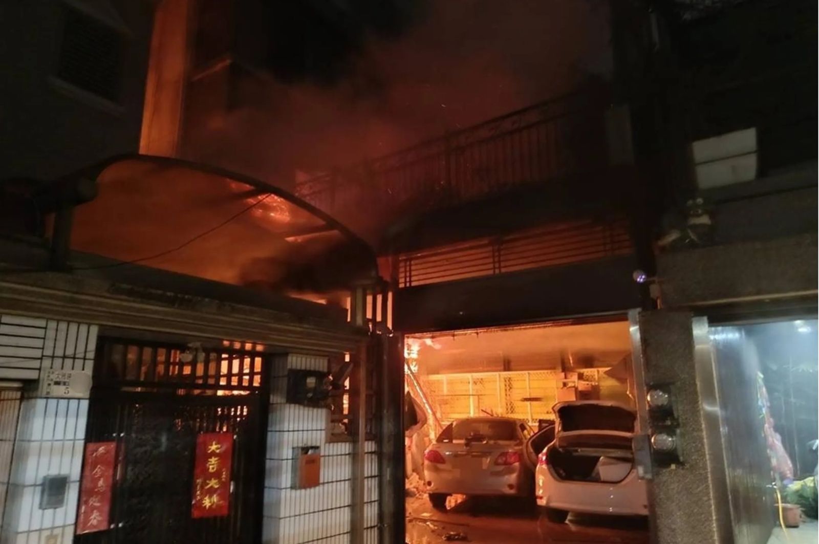 火舌從2樓狂竄！嘉義透天厝「一家3口緊抱亡」　鄰居心碎：有聽到女童哭喊...奪命死穴曝