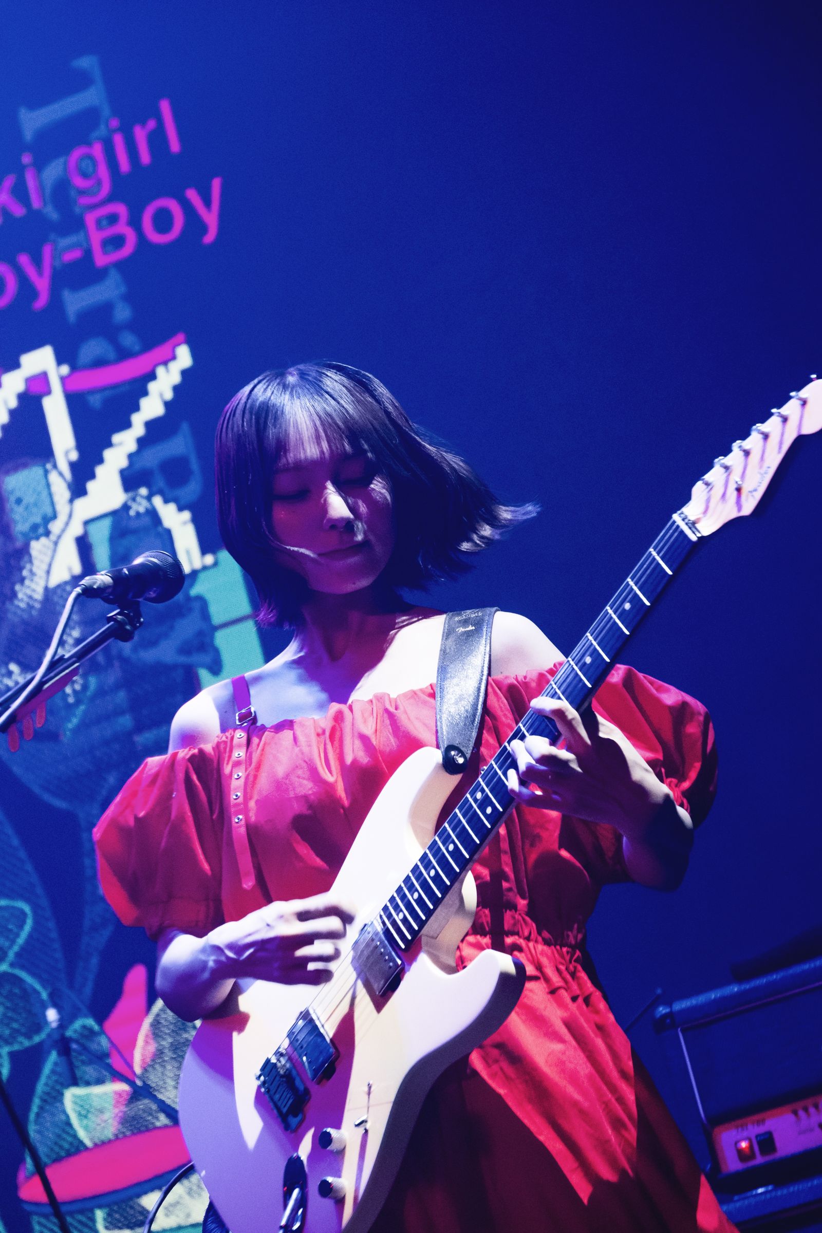 SCANDAL吉他手MAMI。JON…提供