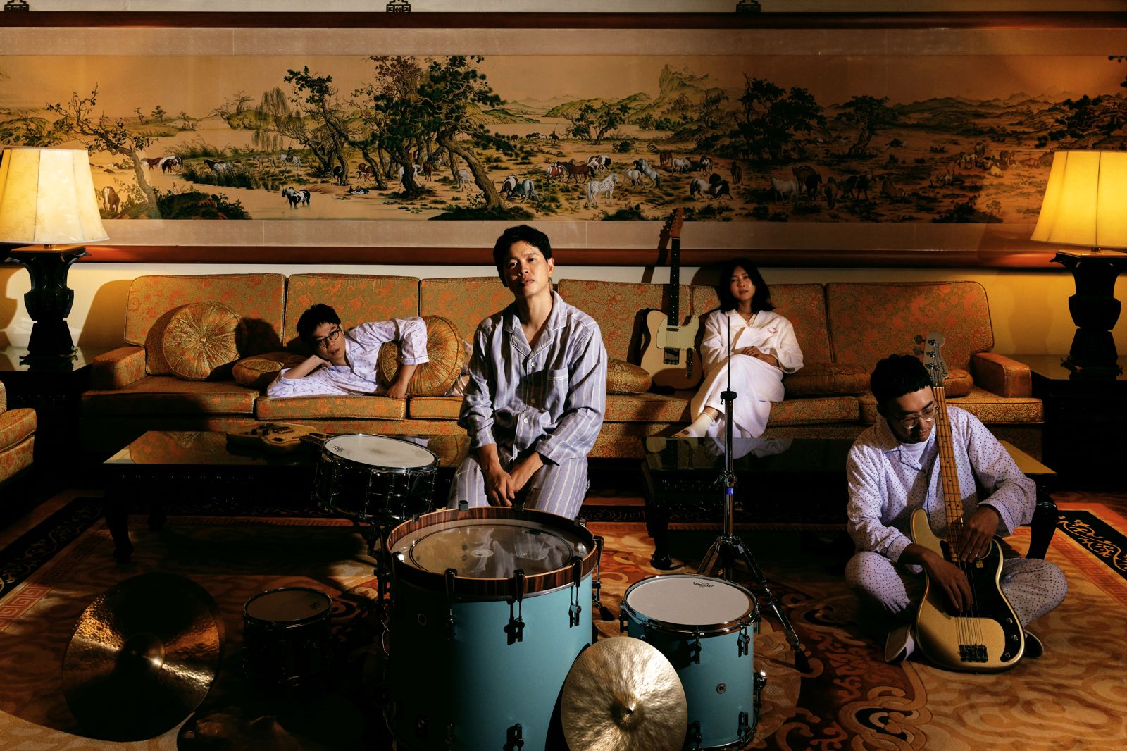 樂團揪歌迷「開房間」!砸百萬包下國宴廳 睡衣大尺度畫面曝光