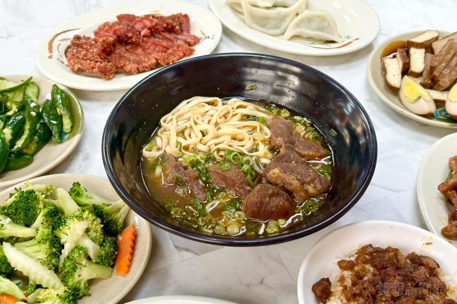 單飛會更紅5／深坑王記牛肉麵小菜太搶戲！必吃糯米椒、小黃瓜