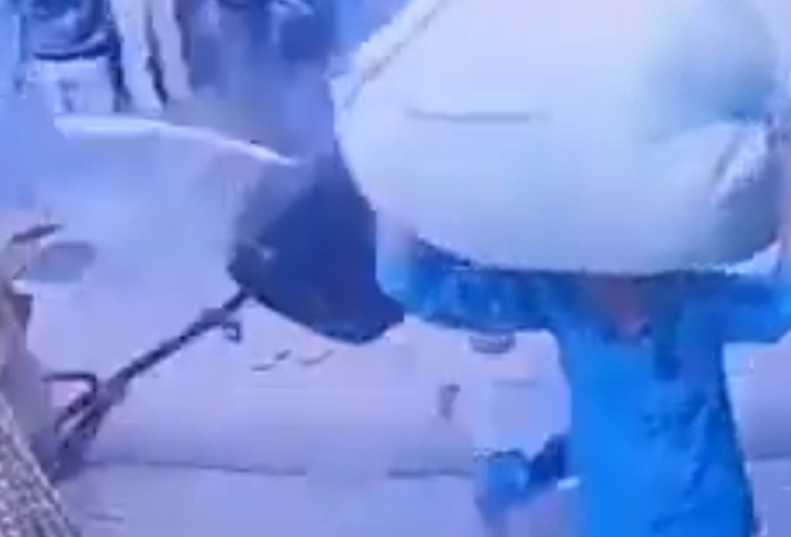 國慶變忌日！3歲女童遭巨大音箱重砸慘死　兇手竟是他