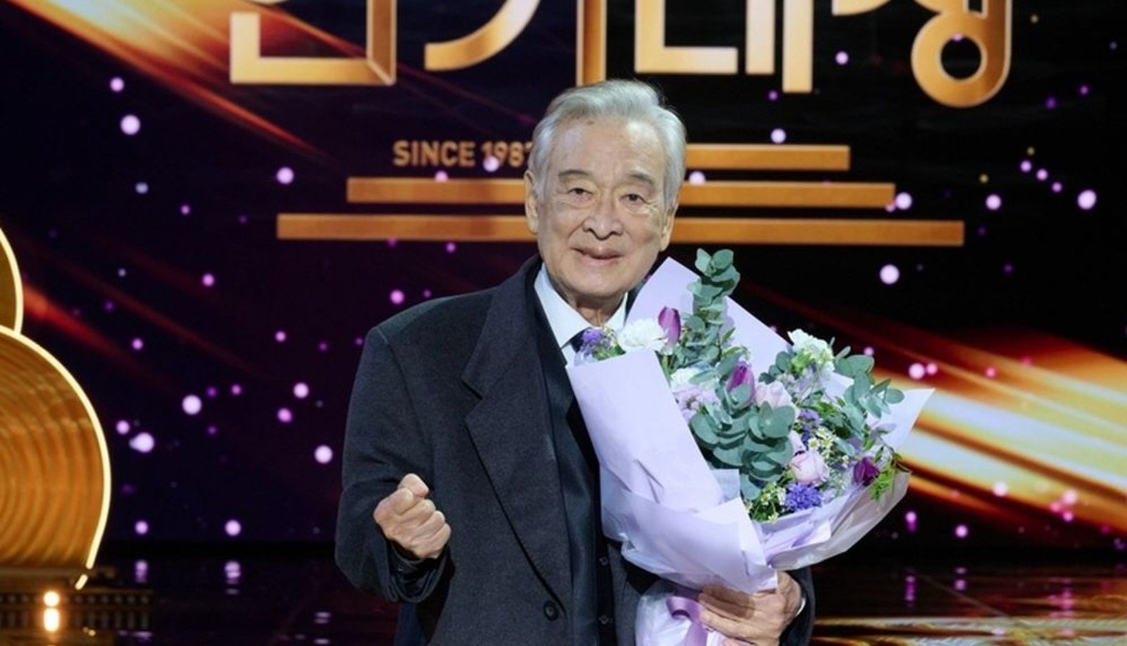 李順載是韓國最高齡的年度大獎得主。翻攝KBS