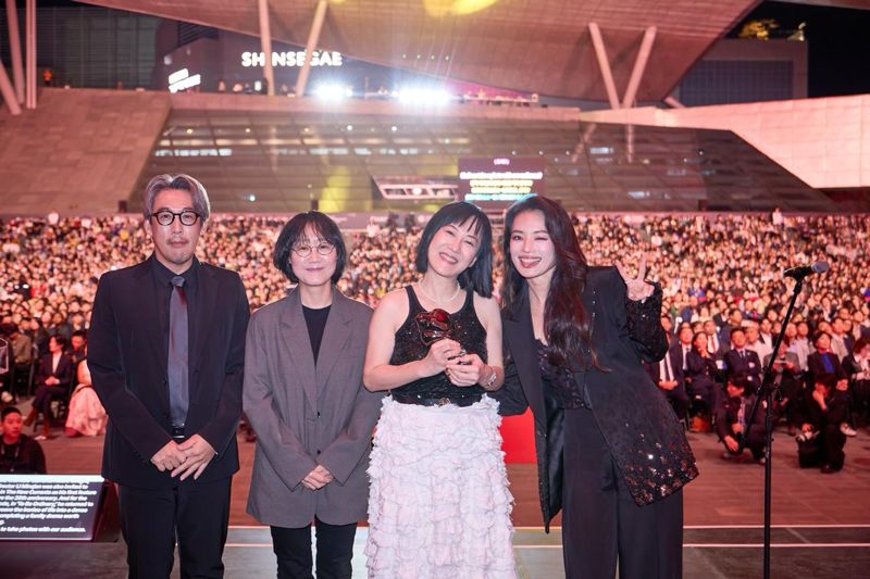 寧棄高額獎金只要舒淇！李芸嬋釜山奪獎索抱　女神「霸氣回2字」