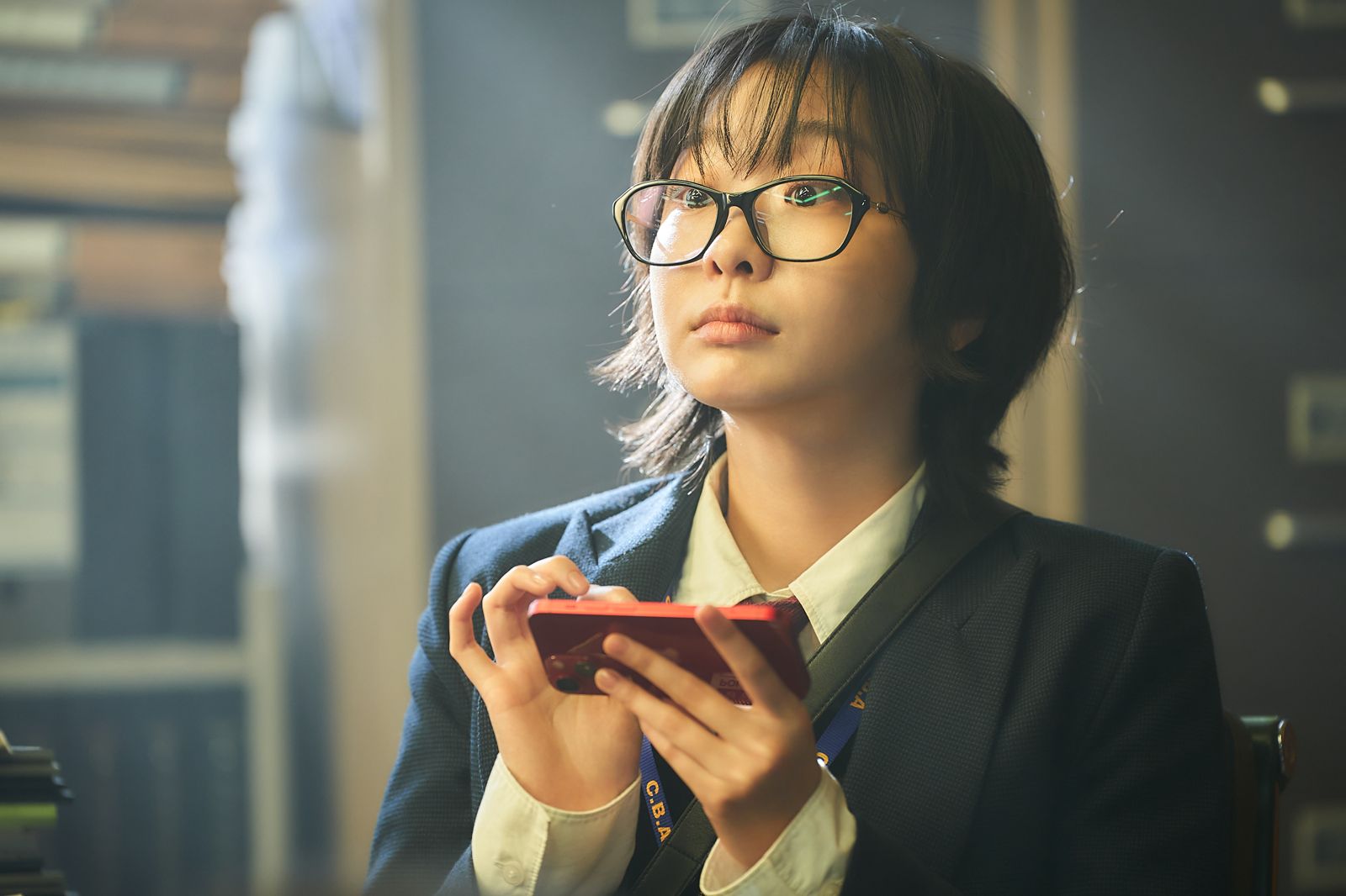 金多美劇中飾演犯罪側寫師。Disney+提供