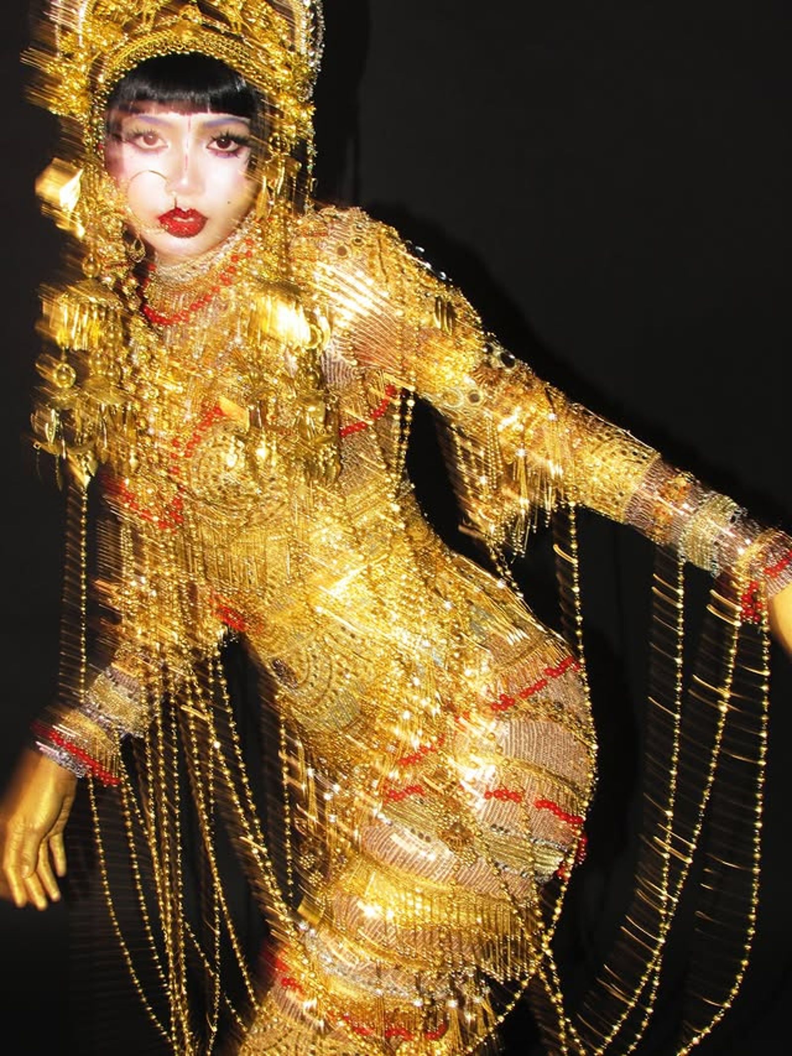 Lisa扮成吉巴羅跳舞。翻攝IG@lalalalisa_m