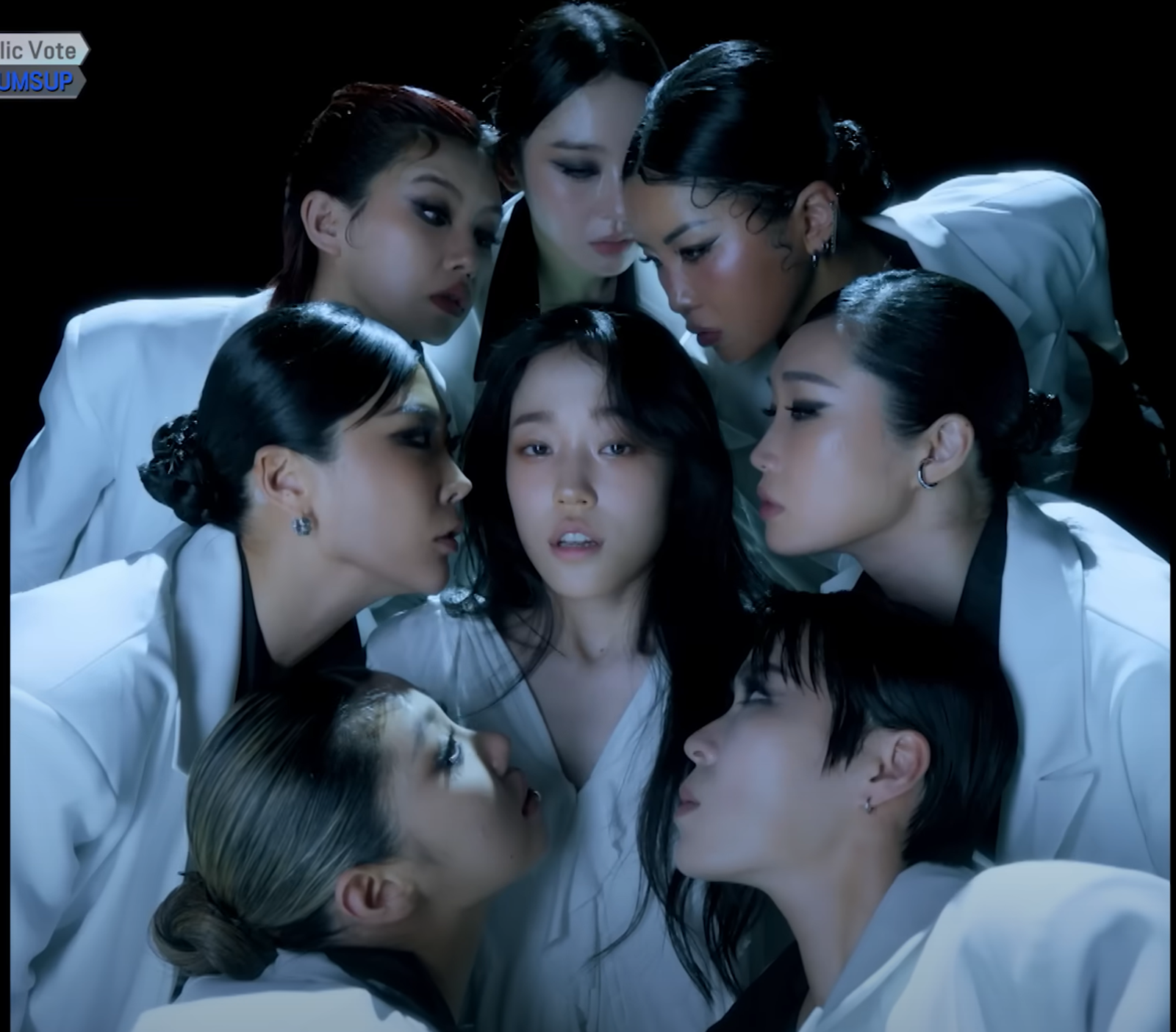 演員盧允瑞(中)助陣南韓舞團。翻攝YT@TheChoomofficial