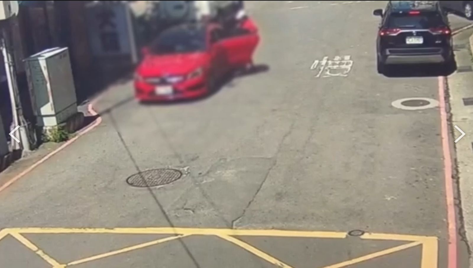 開賓士接小孩!妙齡辣媽驚見「車上多1人」跟下車 調監視器嚇傻:搭便車10分鐘
