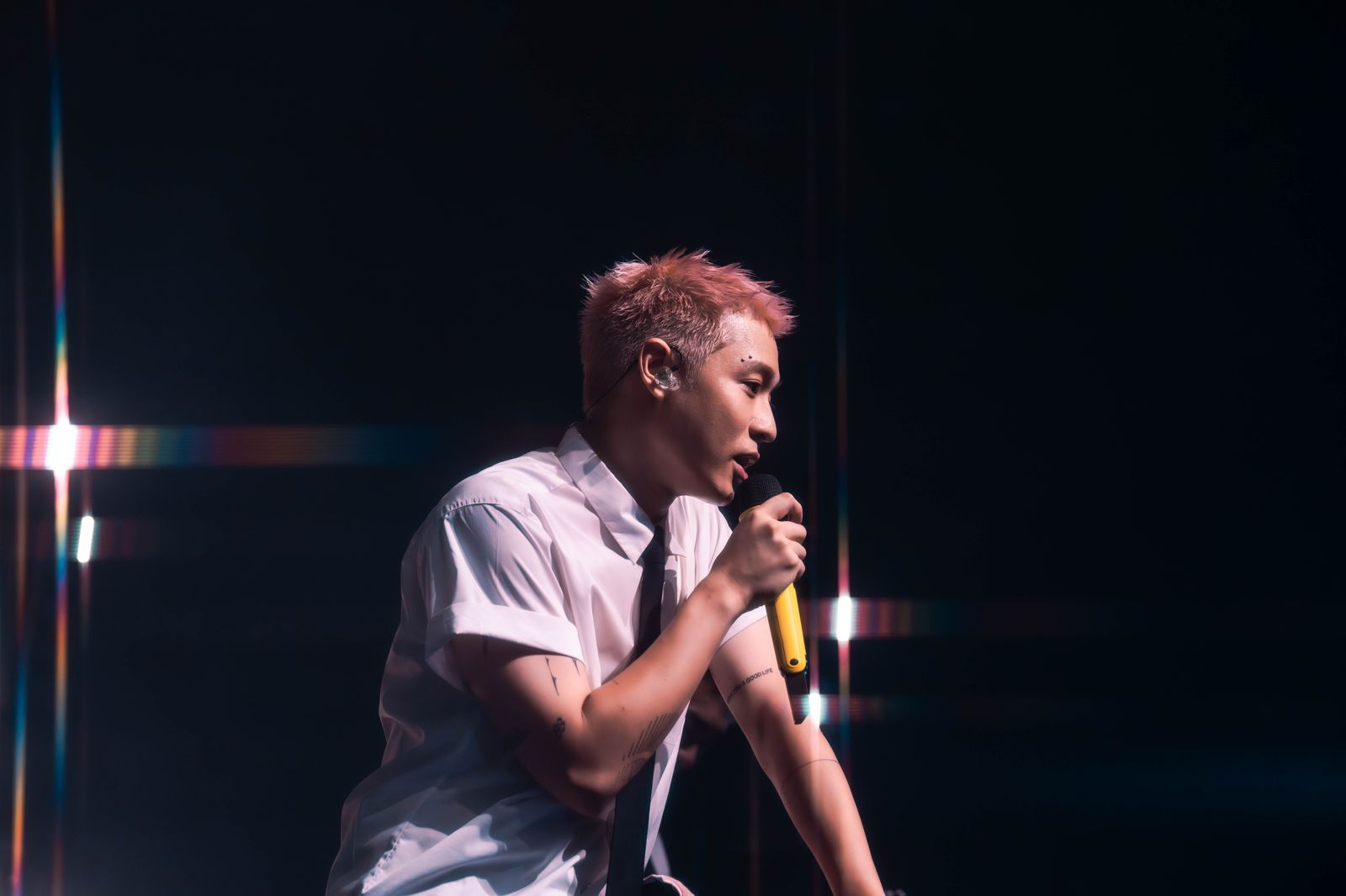 周湯豪唱一半突在台上告白　自爆太緊張「狂嗑冰淇淋洩壓」