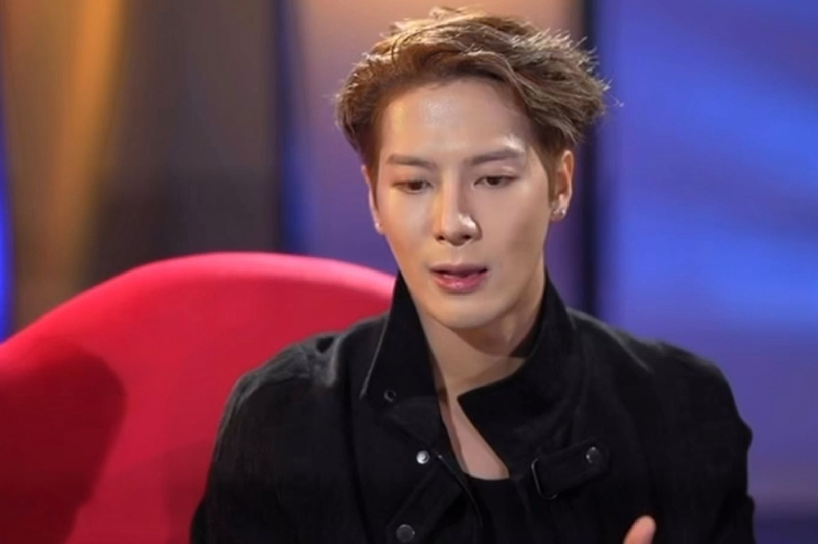 王嘉爾公開私密生活細節！曝「自己解決生理需求」驚呆女主持人