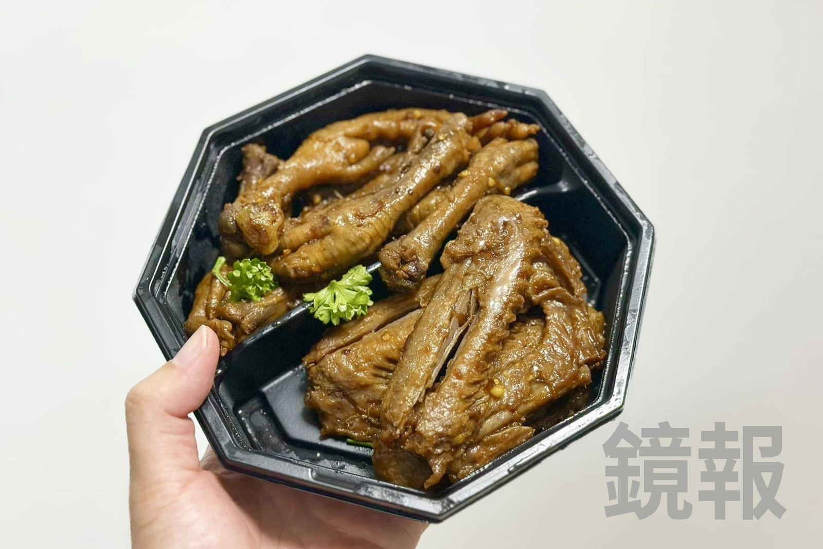正男報食事／追劇必備「峸老滷」雞腳鴨翅！微辣微麻涮嘴上癮