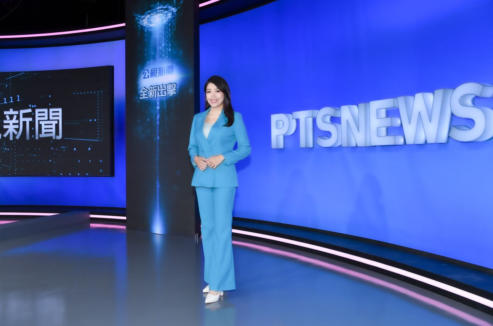 戰亂時,主播涂恩晨很怕再也收不到同事的回訊。公視提供