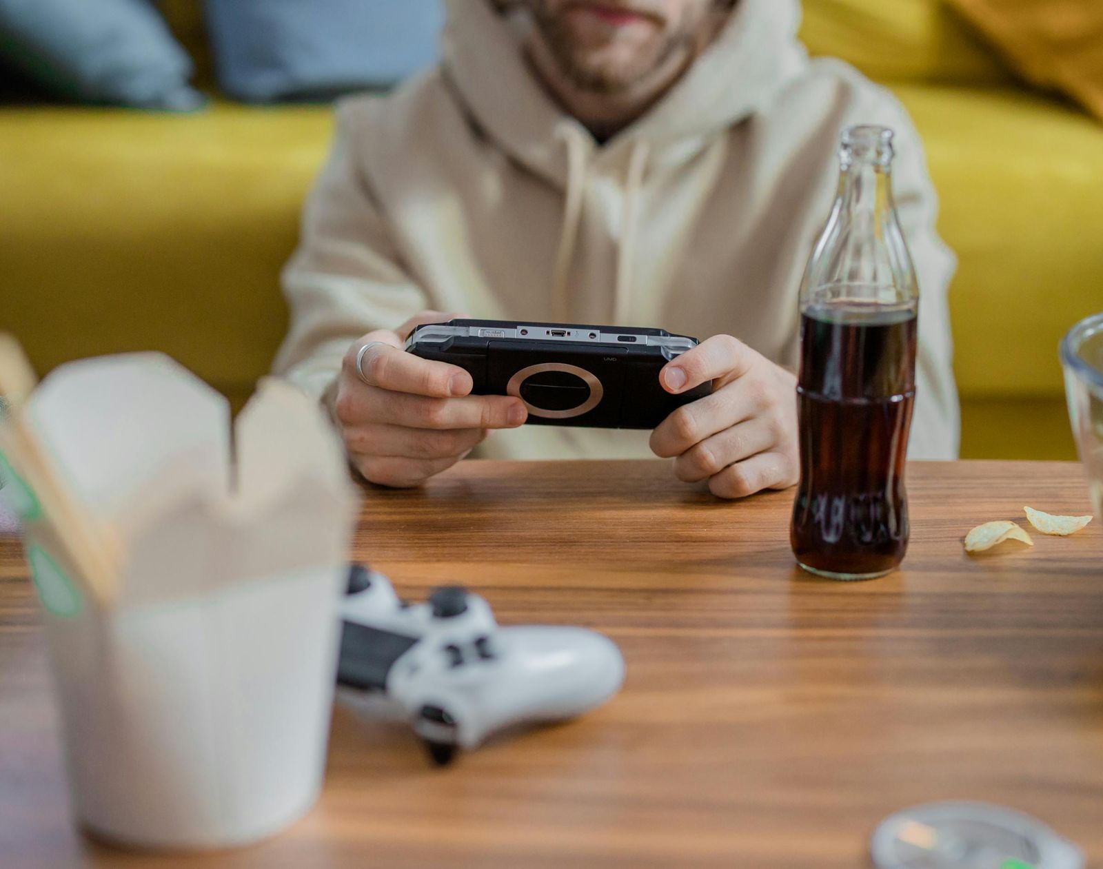 PSP為何未能擊敗任天堂DS？專家揭關鍵原因：過於追求技術