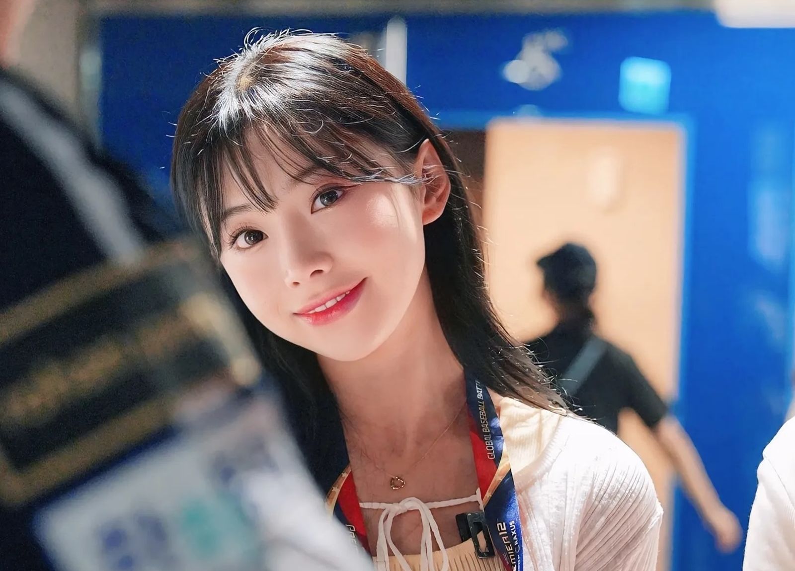 說到做到！　「南韓初戀系啦啦隊」金娜妍真的飛來台合照公車