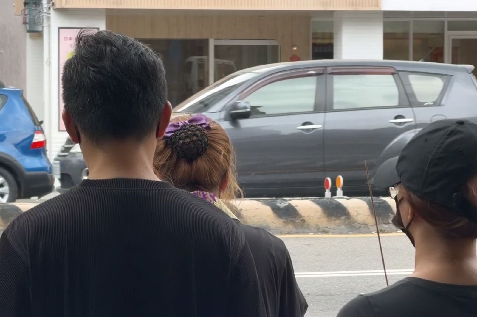 李男家屬到事發現場進行招魂。民眾提供