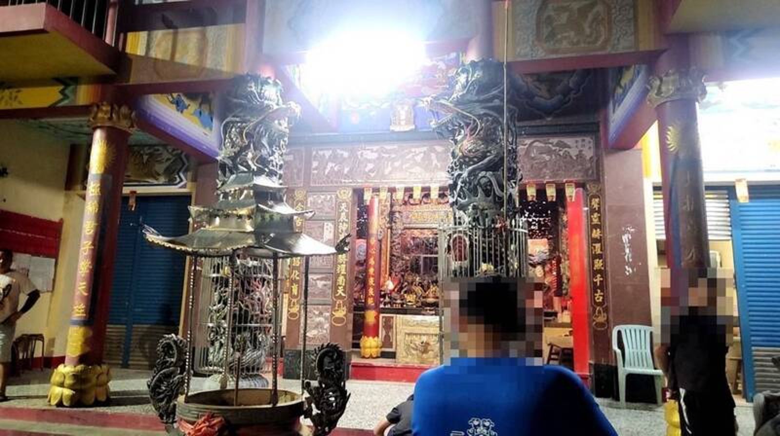 通緝犯帶隊「釣香油錢」　3賊六龜遇警圍捕栽了