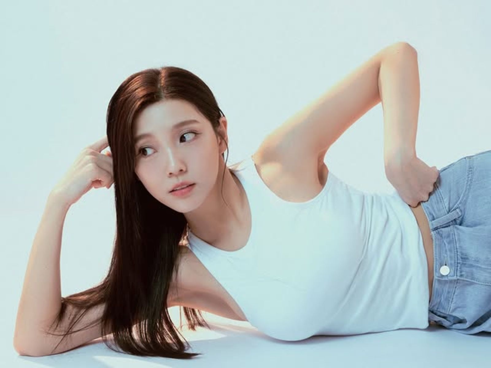 《宇宙啦啦隊》發片歌手夏子薇也來參戰。緯來電視網提供