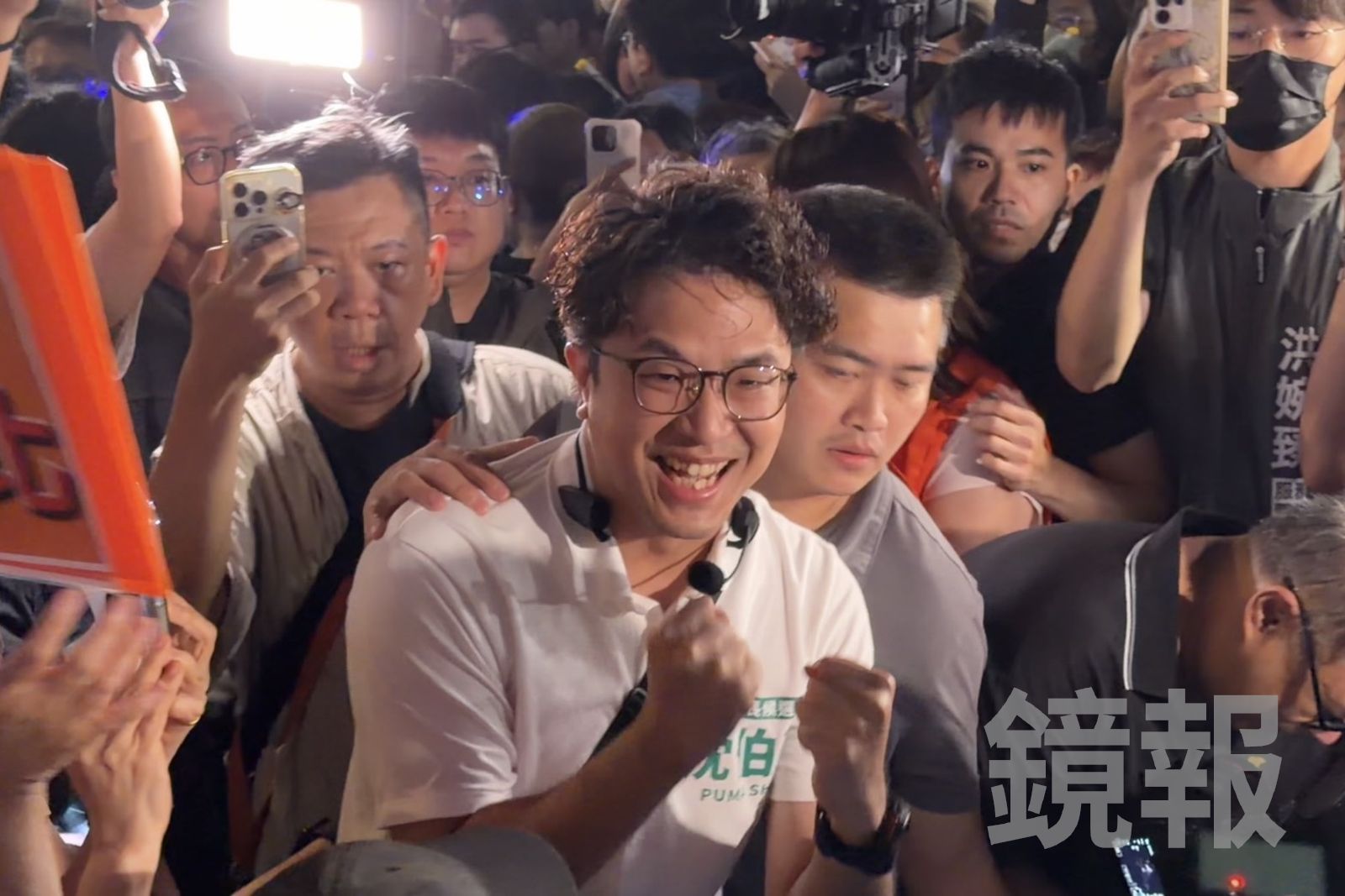 史上最強洋流!千人擠爆公館夜市爭睹沈伯洋 支持者高呼:我們自己來的