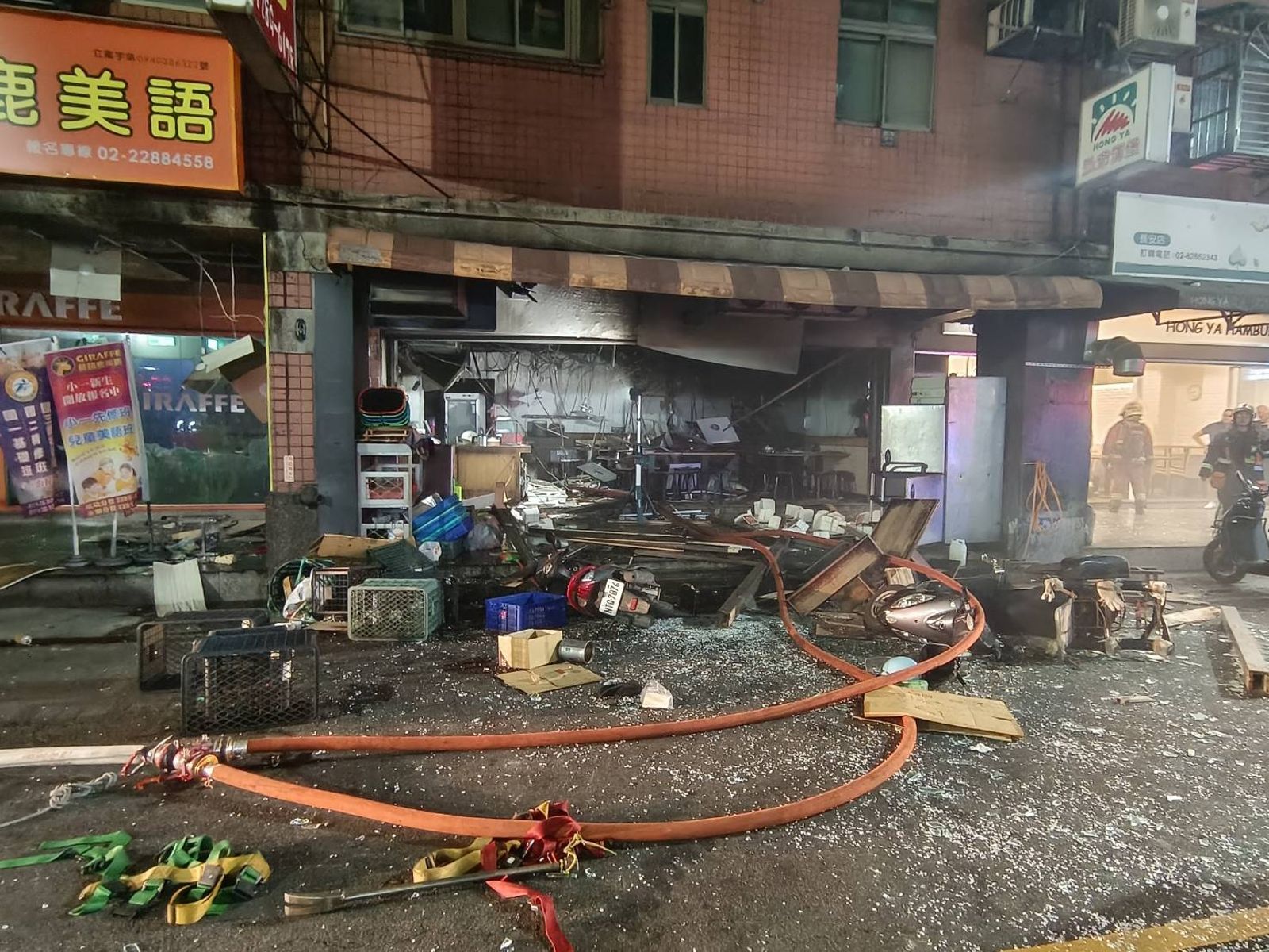 爆炸瞬間曝光！新北蘆洲自助餐氣爆　7人受傷1人炸飛店外